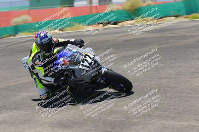 media/Jun-05-2022-WERA (Sun) [[64b01df28d]]/Race 4 and 6 LW twins superstocclumbman E superstock F superstock/